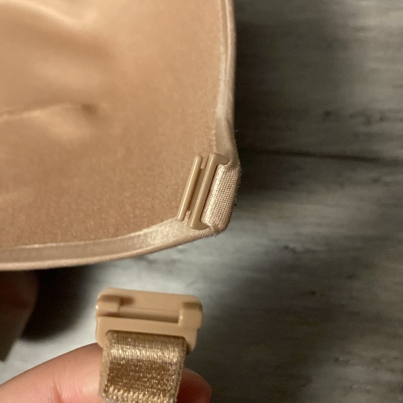 Victoria’s Secret Very Sexy Plunge 34d -adjustable strap location/multi-way nude - Picture 8 of 11